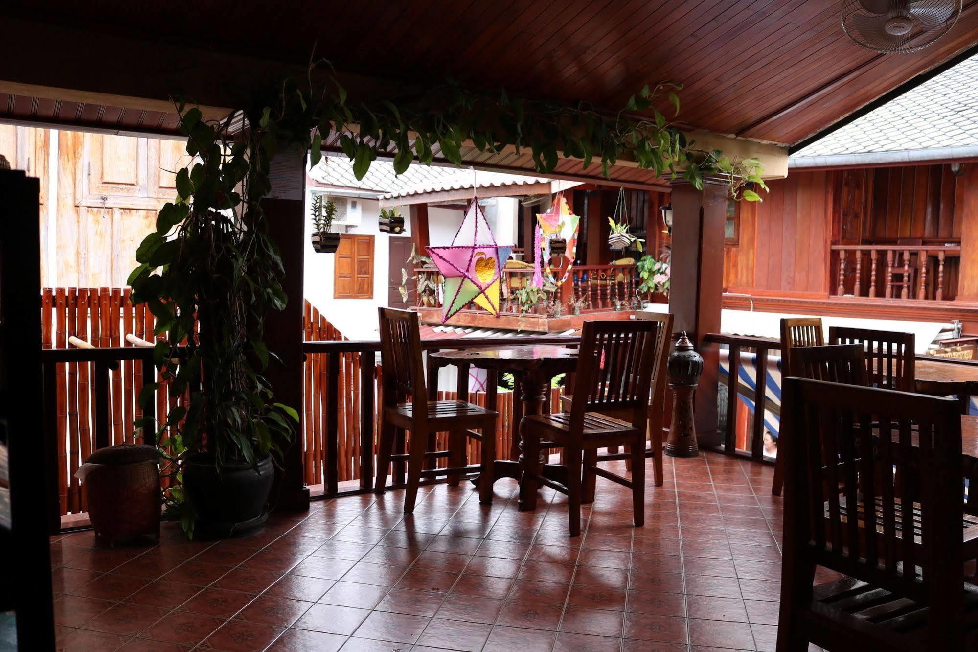 Apple Guesthouse Luang Prabang Exterior photo